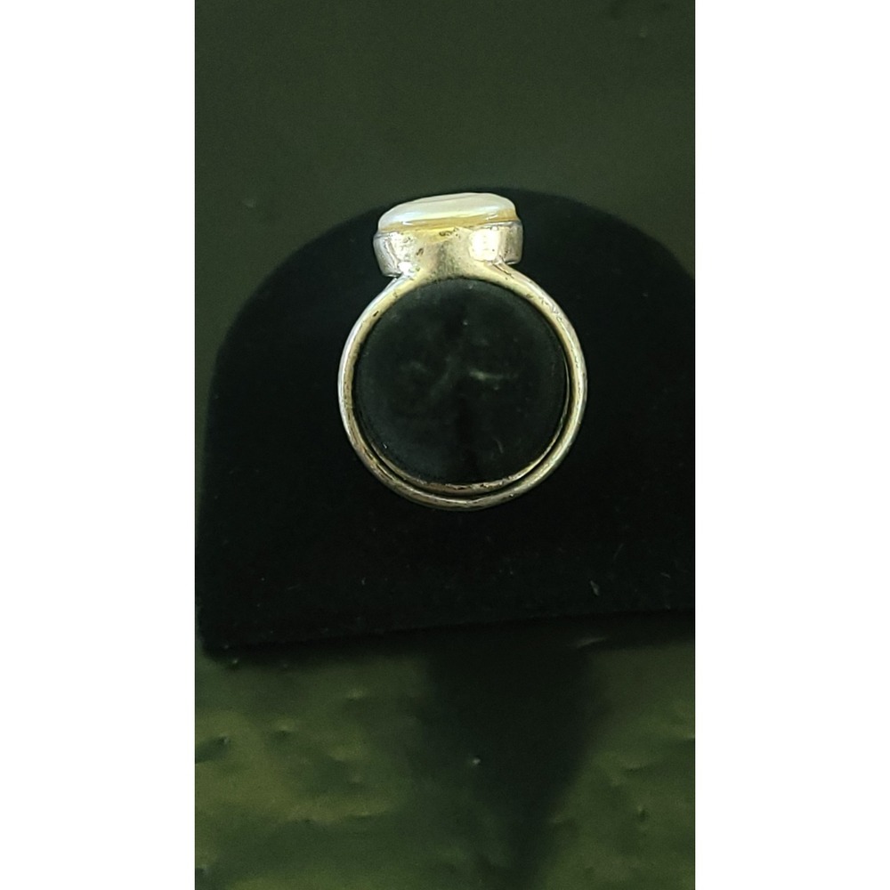 LUCKY BRAND Mother of Pearl Shell Look Ring Size 7 Silver Tone Boho Statement - Picture 2 of 9